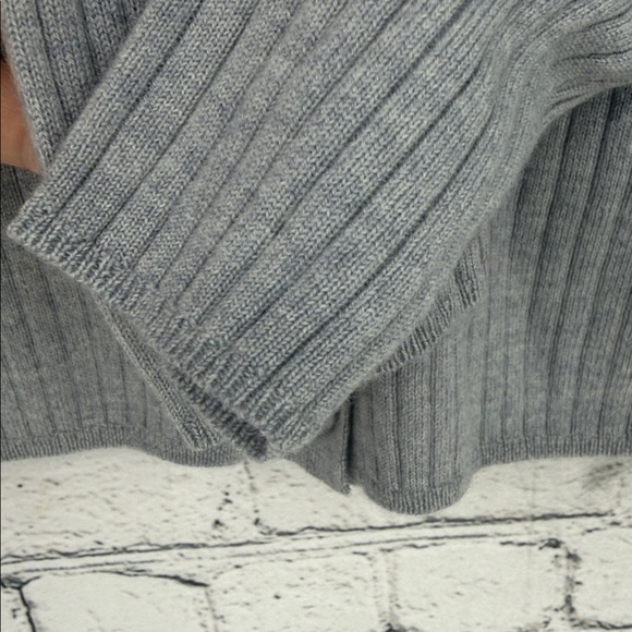 Tahari Extra-Fine Merino Wool Ribbed Button-Front Cardigan — Size Small — Gray - Picture 6 of 9
